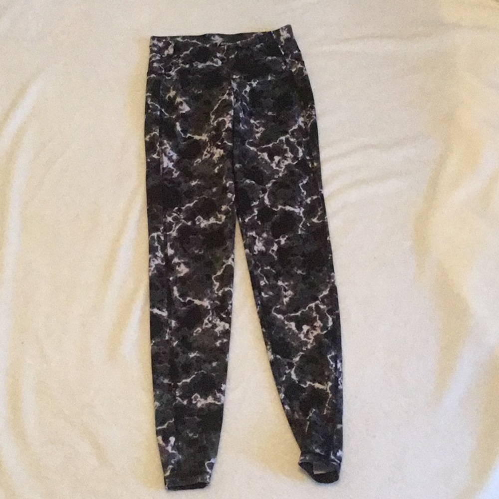 Athletic leggings